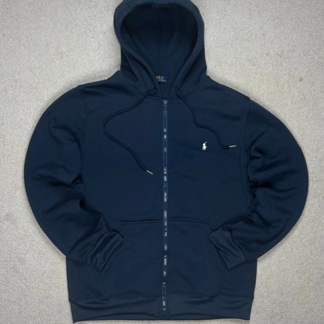 Marinblå hoodie från Polo Ralph Lauren
