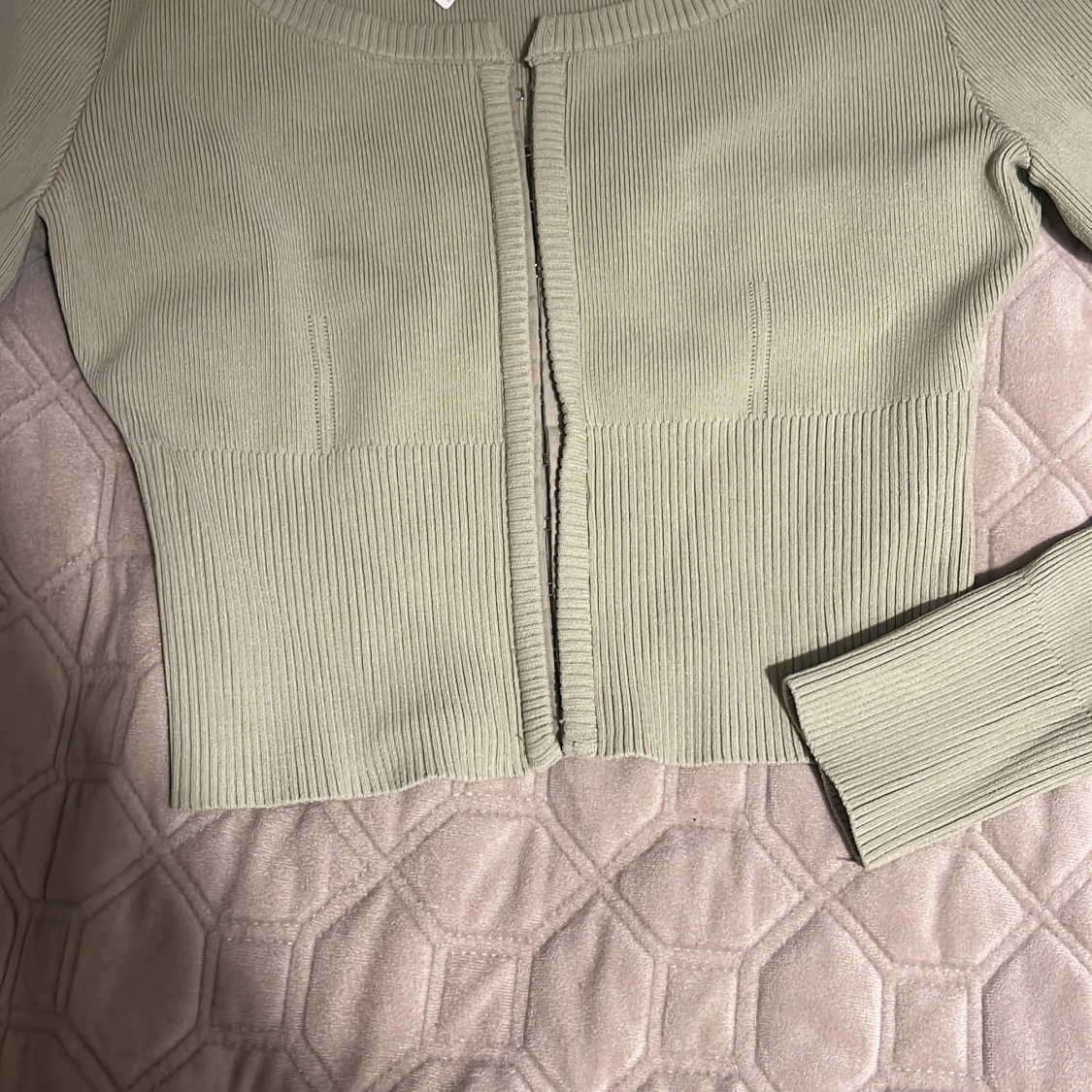 Ljusgrön ribbad kofta från H&M - 2