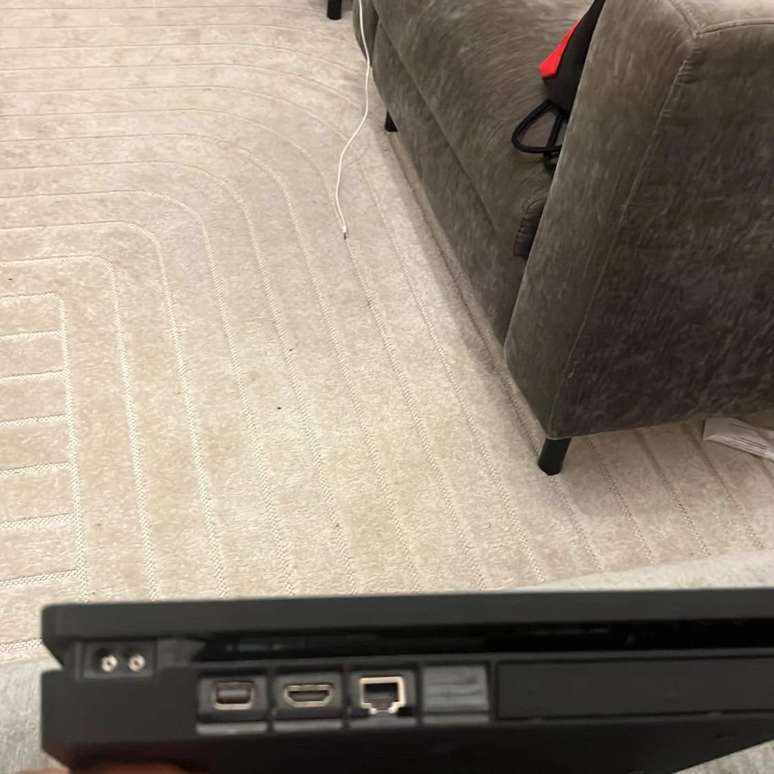 PlayStation 4 Slim - 1