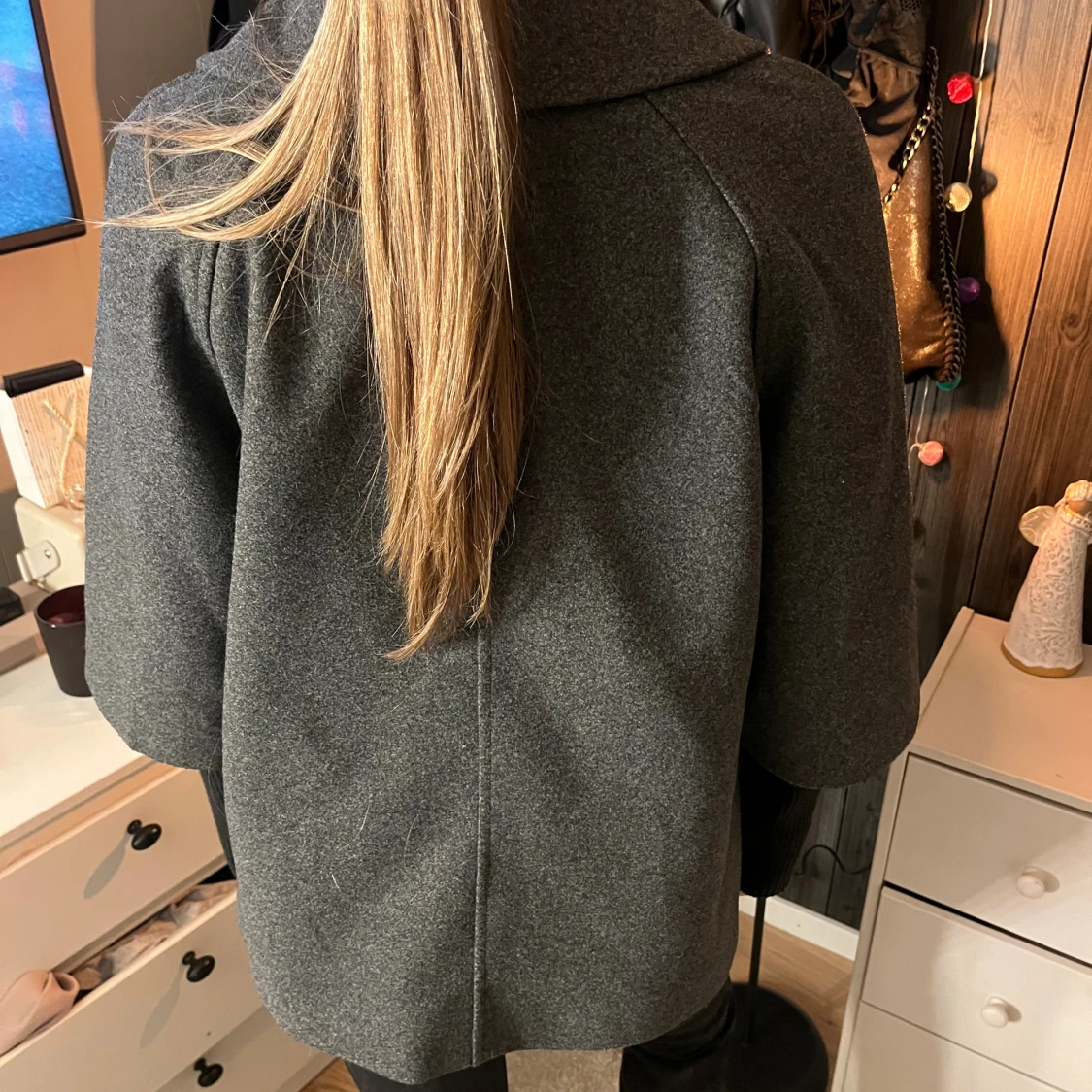 Grå kappa med krage - 3