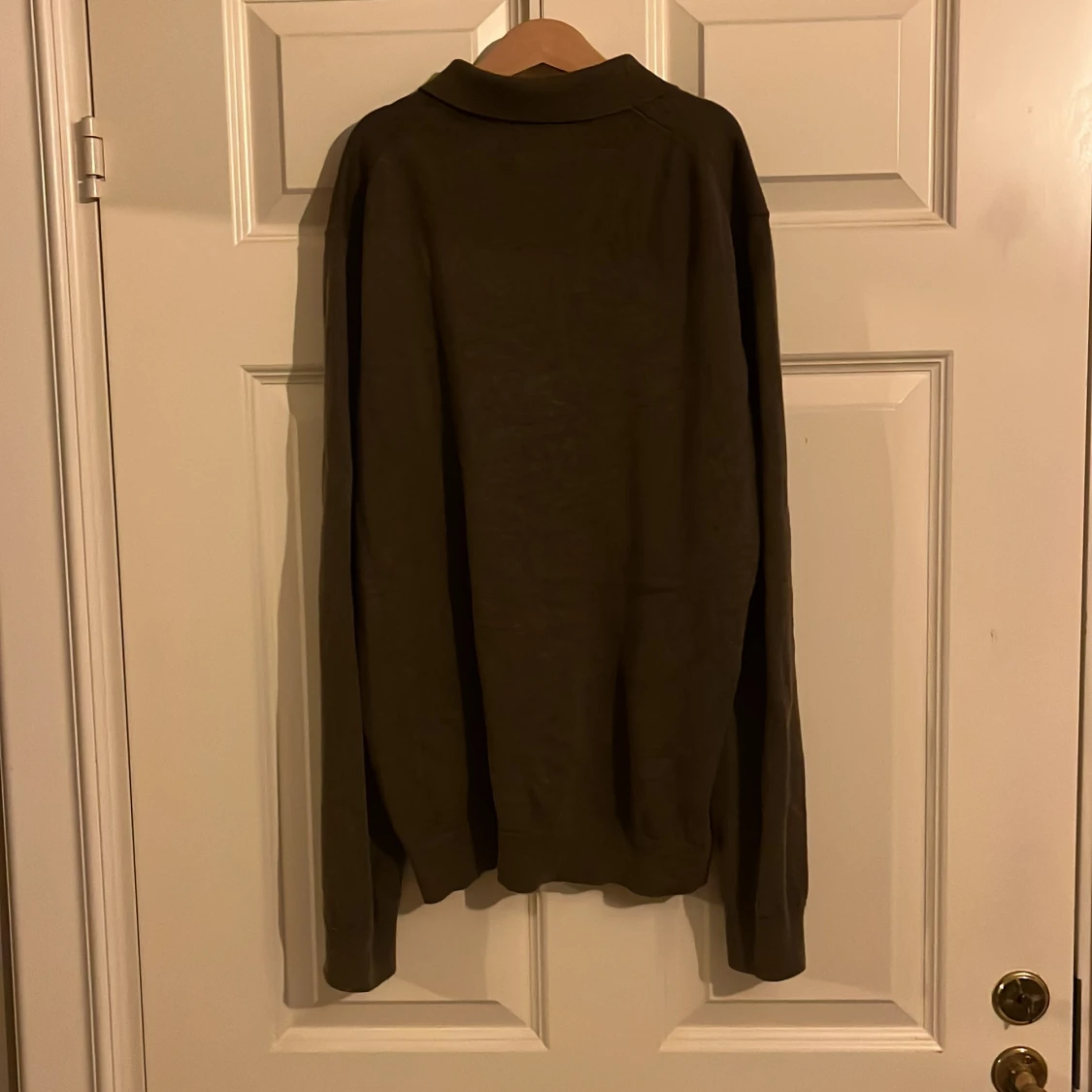 Brun stickad pikétröja från Bläck - 1