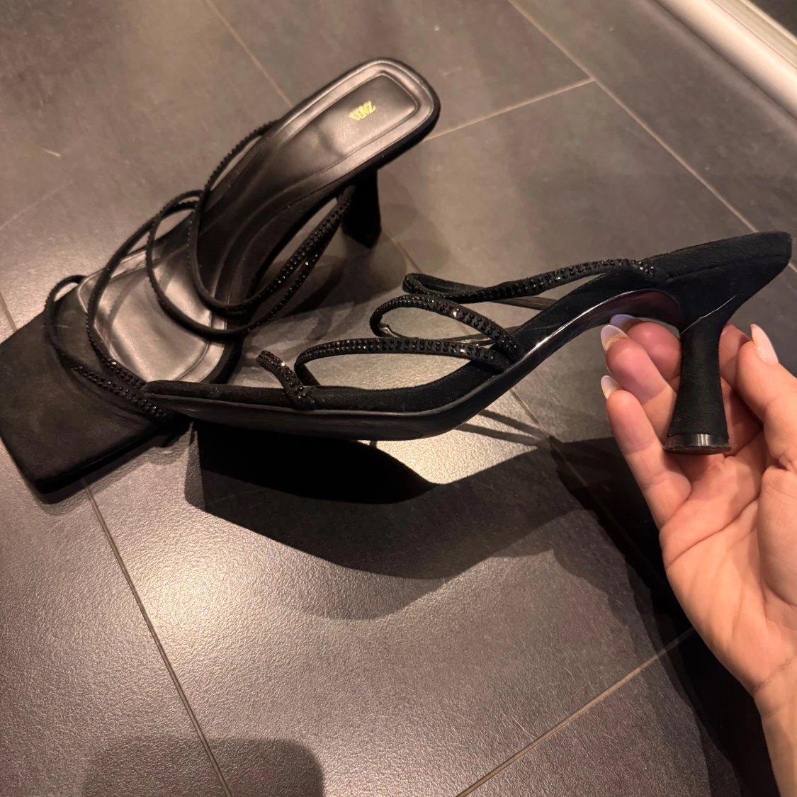 Svarta klackar Zara - 1