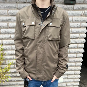 Field jacket  - Supersnygg field jacket! Size M! Modellen är 179 något lång! Skick 9/10 inga defekter! Hör av dig vid frågor🤩