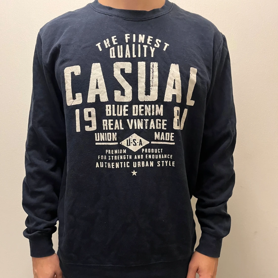 Mörkblå sweatshirt från Smog - 1