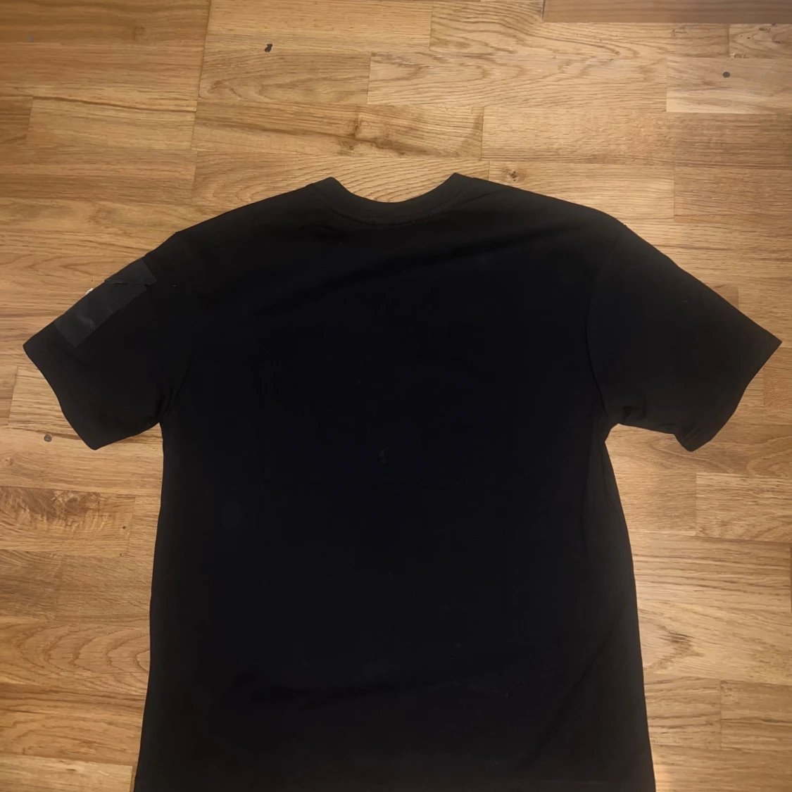 Svart Moncler t-shirt med ficka - 1