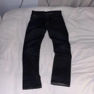 Hugo Boss Jeans - Sjuka Hugo Boss jeans i storlek W30/L32