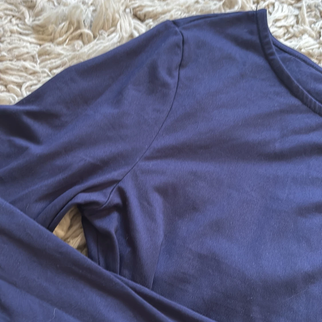 Mörkblå långärmad tröja i bomull - 1