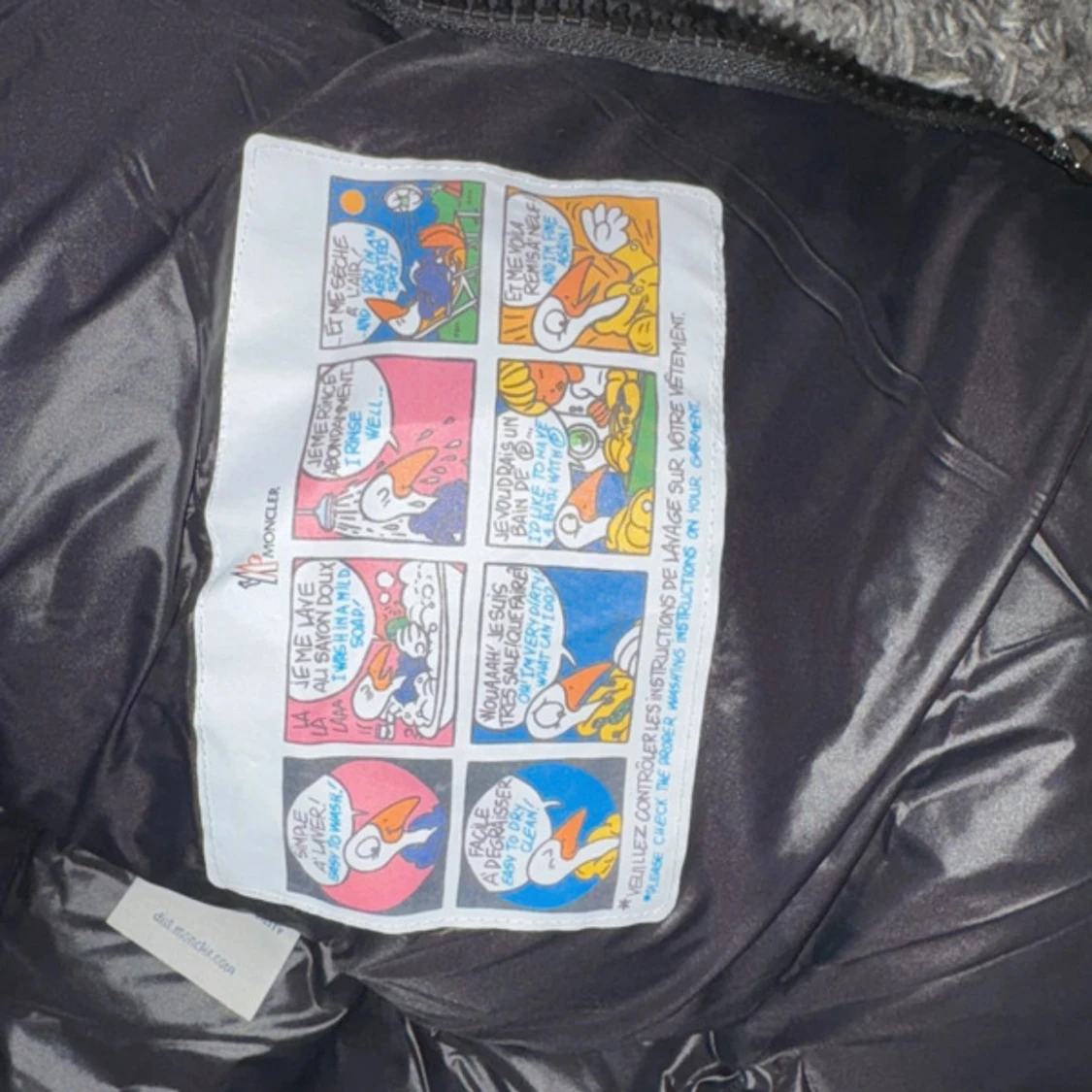 Svart Moncler pufferjacka med huva - 4