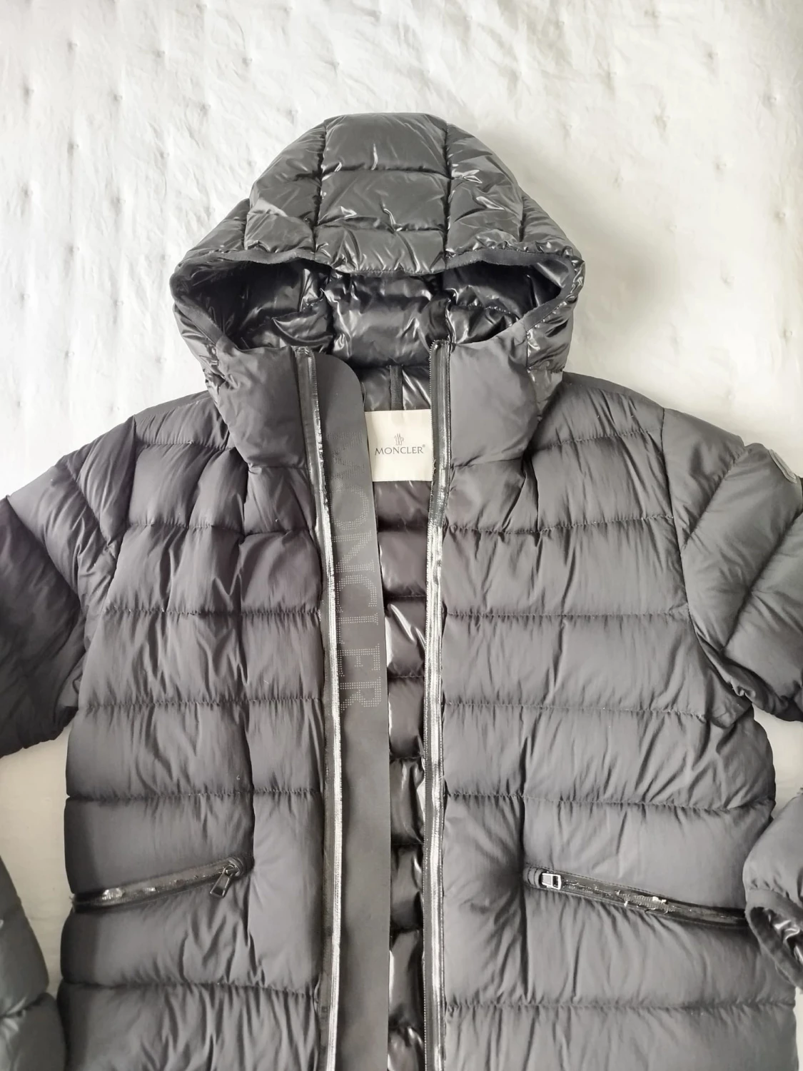 Svart Moncler pufferjacka med huva - 3