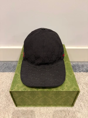 Gucci keps  - Väldigt bra skick, nästan som ny. Allt originalt tillkommer