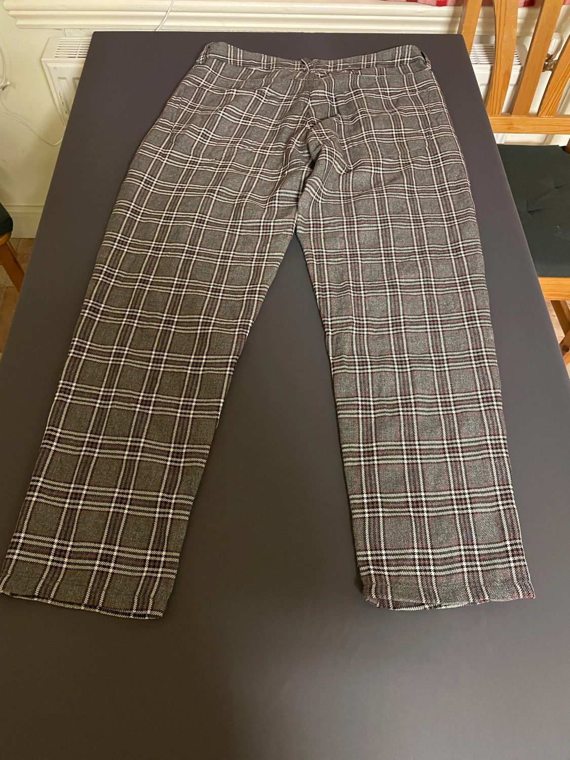 Rutig kostymbyxa från Vailent, storlek L - 1