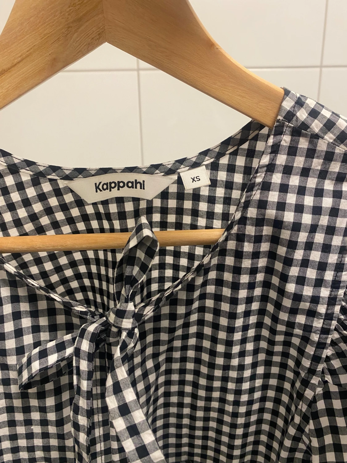 Rutig blus med knyt från Kappahl - 1