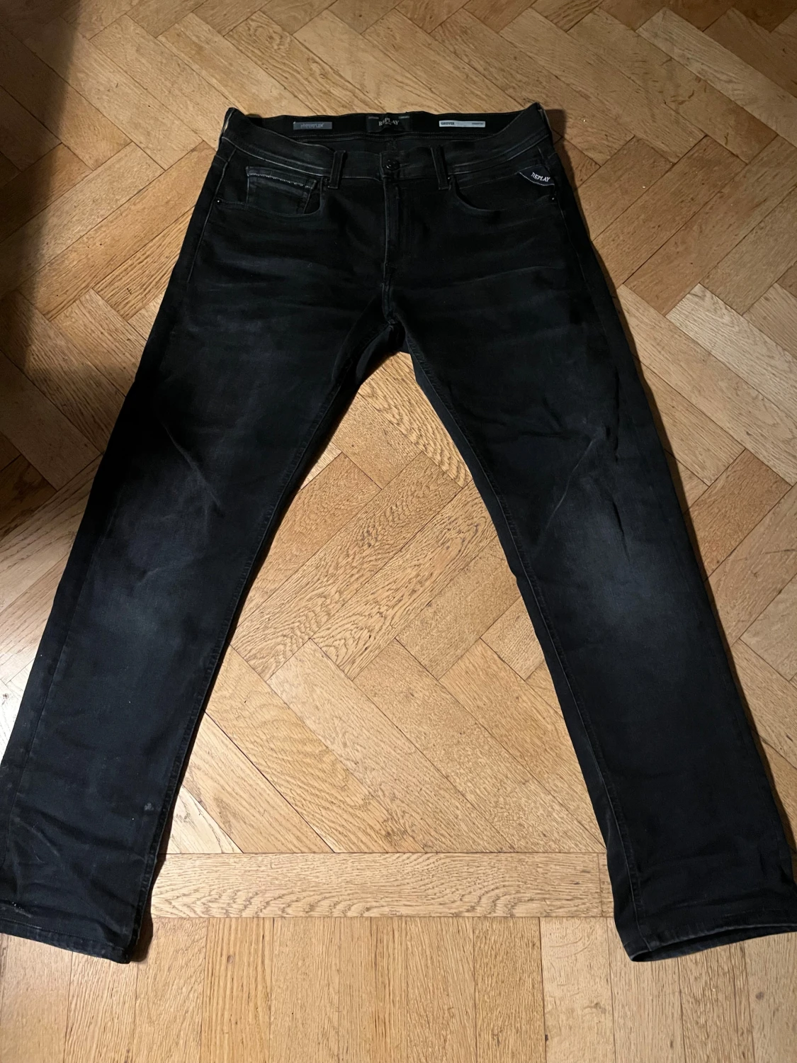 Svarta Replay jeans - 1