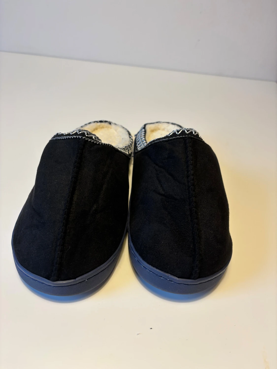 Svarta Uggs liknande tofflor - 1