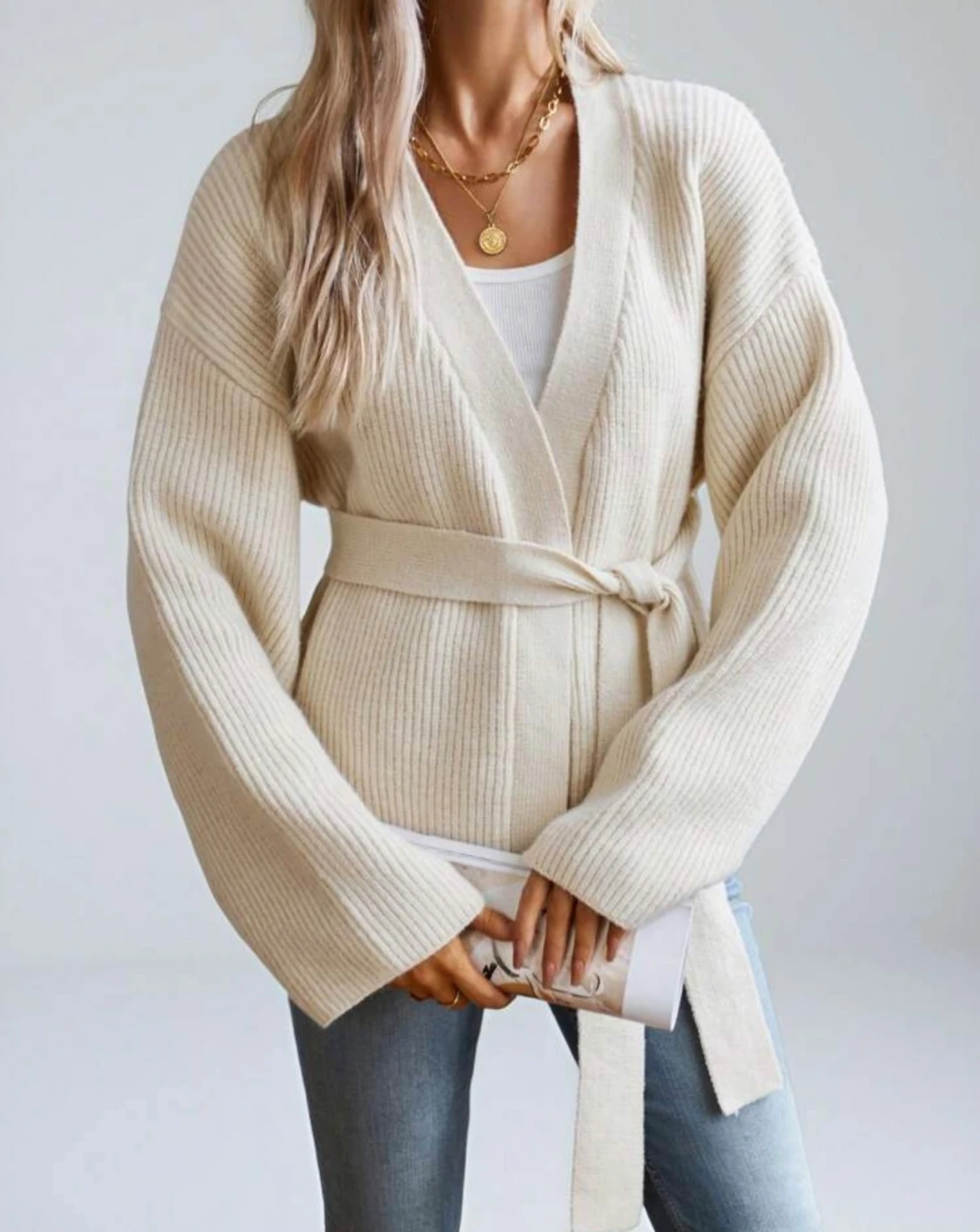 Beige ribbad kofta med bälte