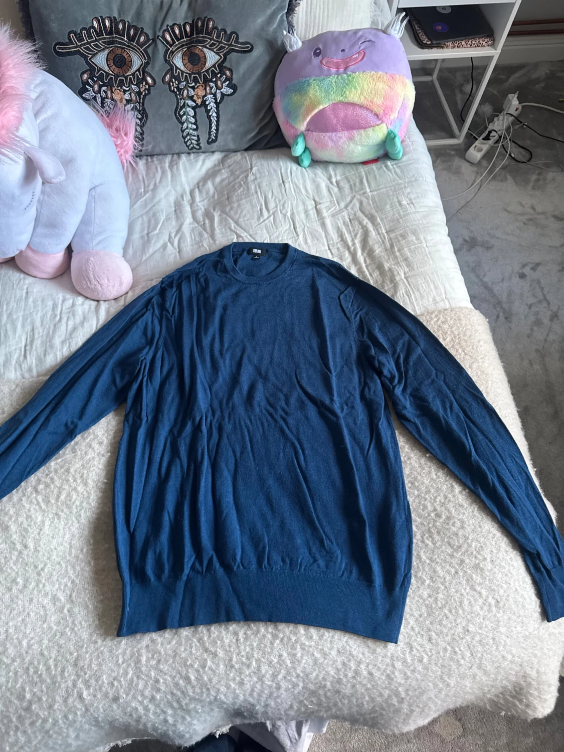 Blå stickad tröja från Uniqlo