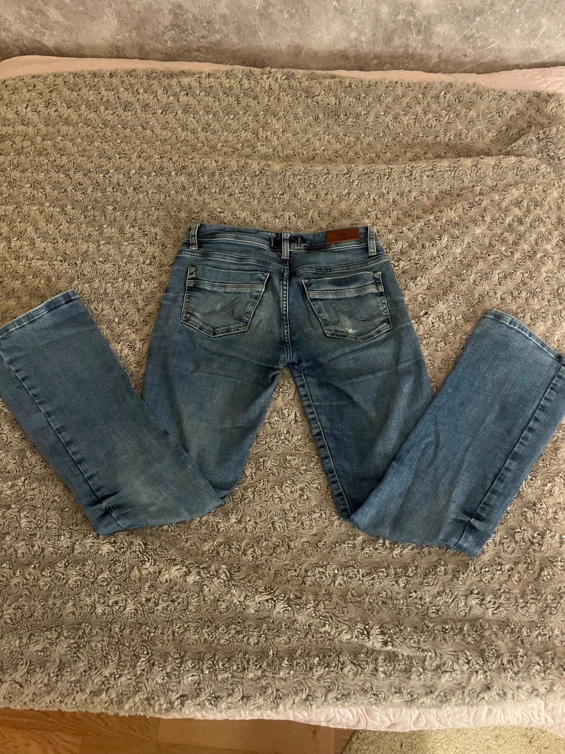 Blå bootcut jeans från LTB - 2