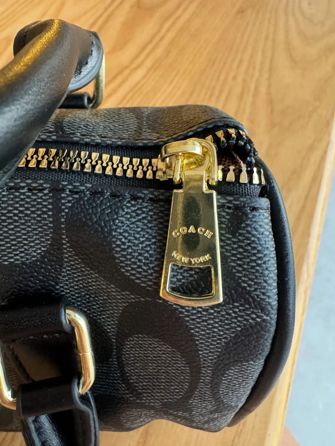 Svart handväska från Coach - 3