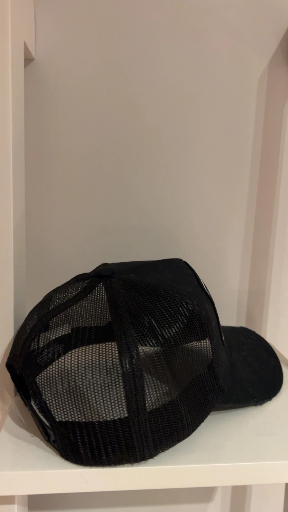 Svart Von Dutch truckerkeps - 1