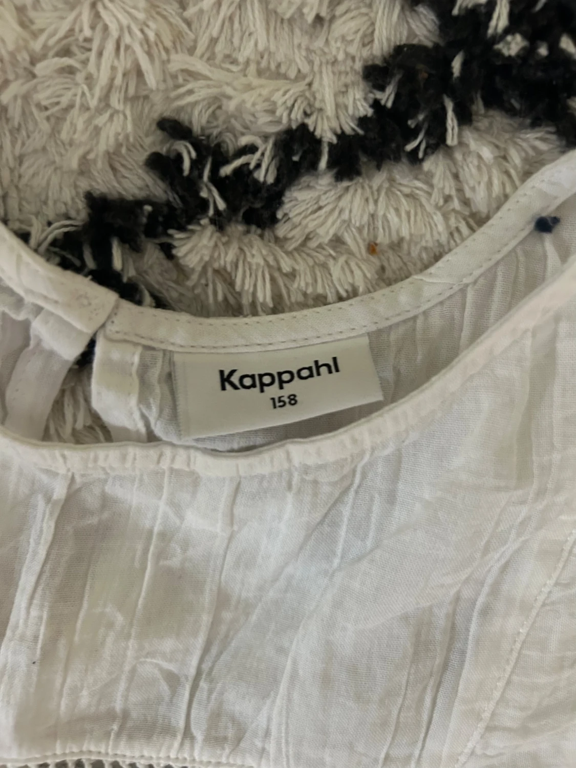 Vit blus med volang från Kappahl - 2