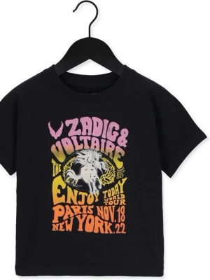 Zadig & Voltaire - Cool svart t-shirt från Zadig & Voltaire med färgglatt tryck i rosa, gult och orange framtill. Motiv med häst och text om världsturné. Rund hals och korta ärmar. Tillverkad i 100% bomull för skön känsla. Perfekt för dig som gillar statement-plagg och streetstyle.