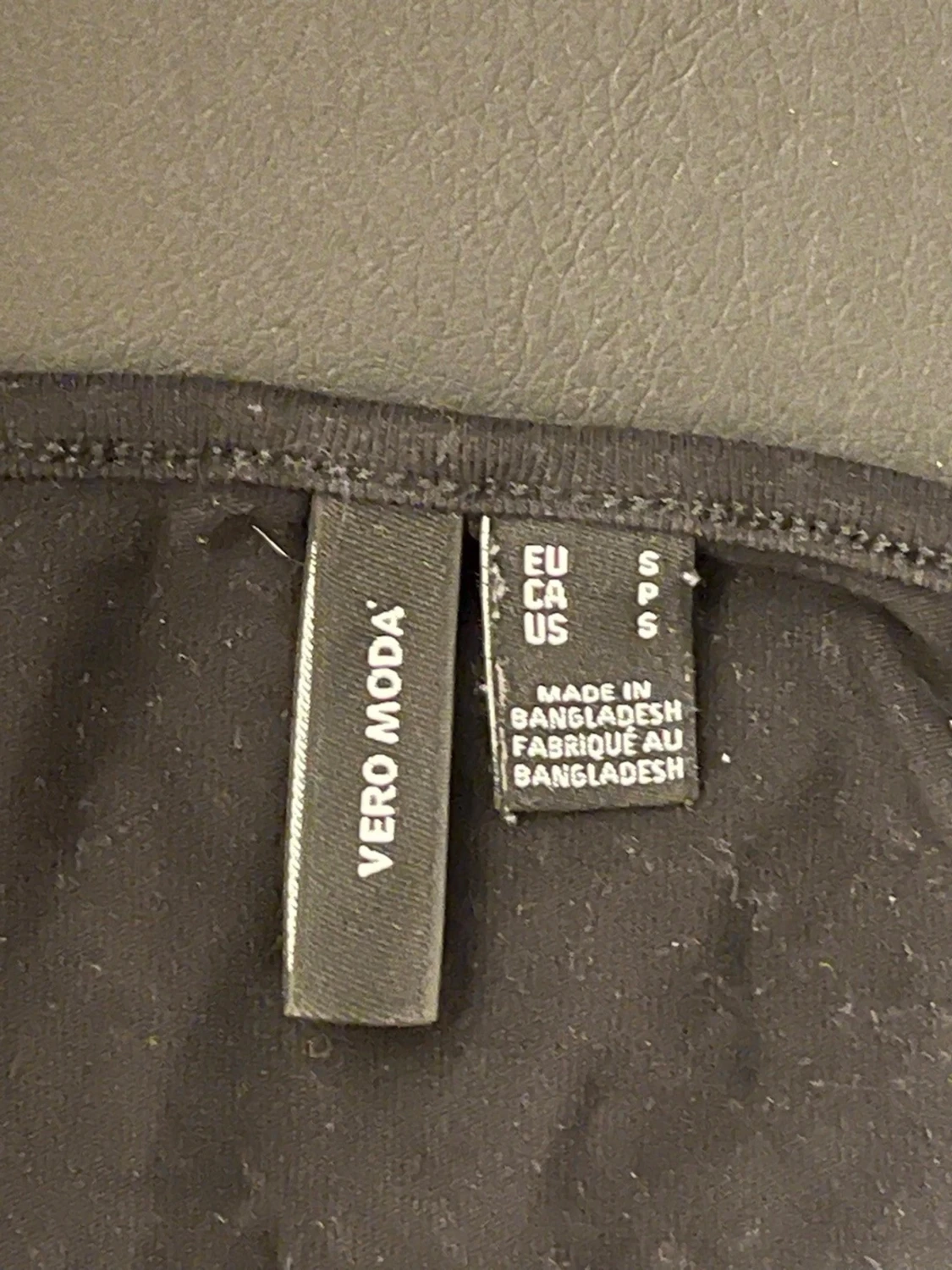 Svart linnetopp från Vero Moda - 2