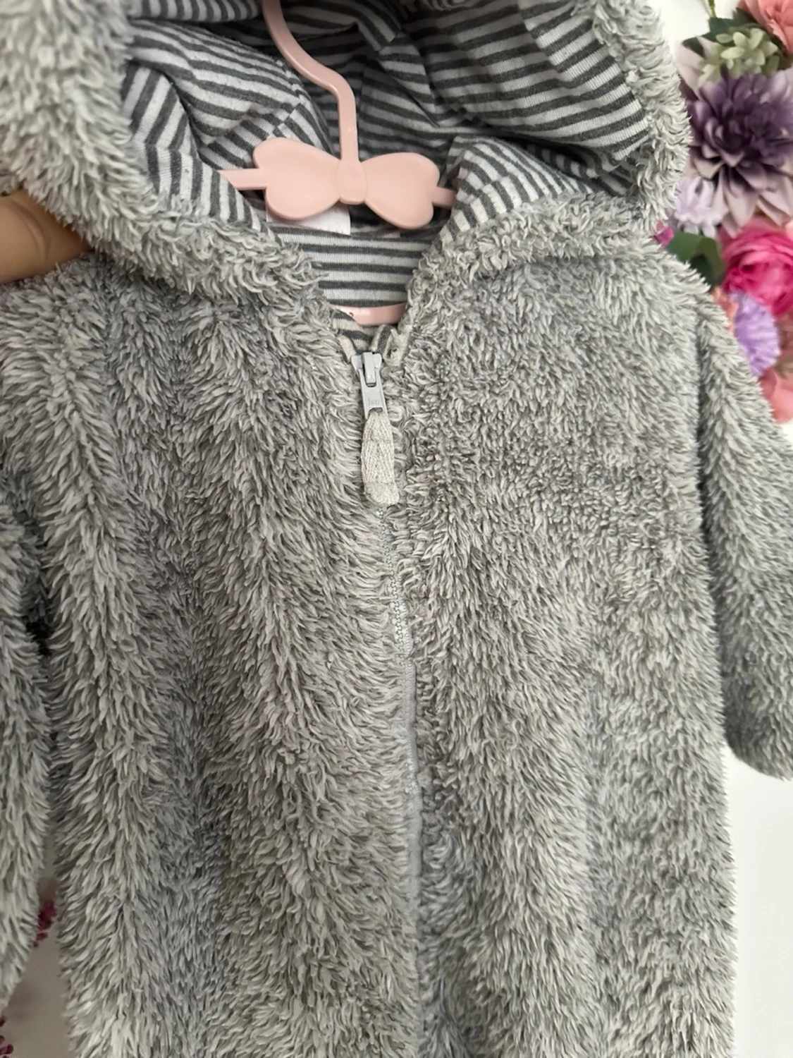 Grå fluffig hoodie från F&F Baby - 2