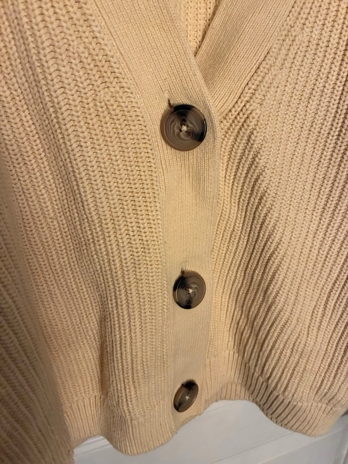 Beige/gul stickad kofta från H&M - 2