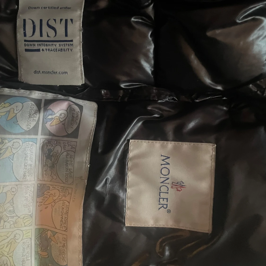 Svart dunväst från Moncler med huva - 2