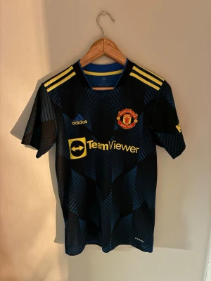 Manchester United Fotbollströja Elanga - Fint tredjeställ från Manchester United 2022, köpt på unisport :)