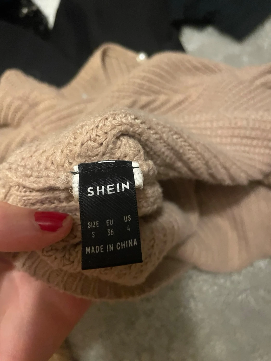  Beige  stickad tröja med halv öppen rygg - 2