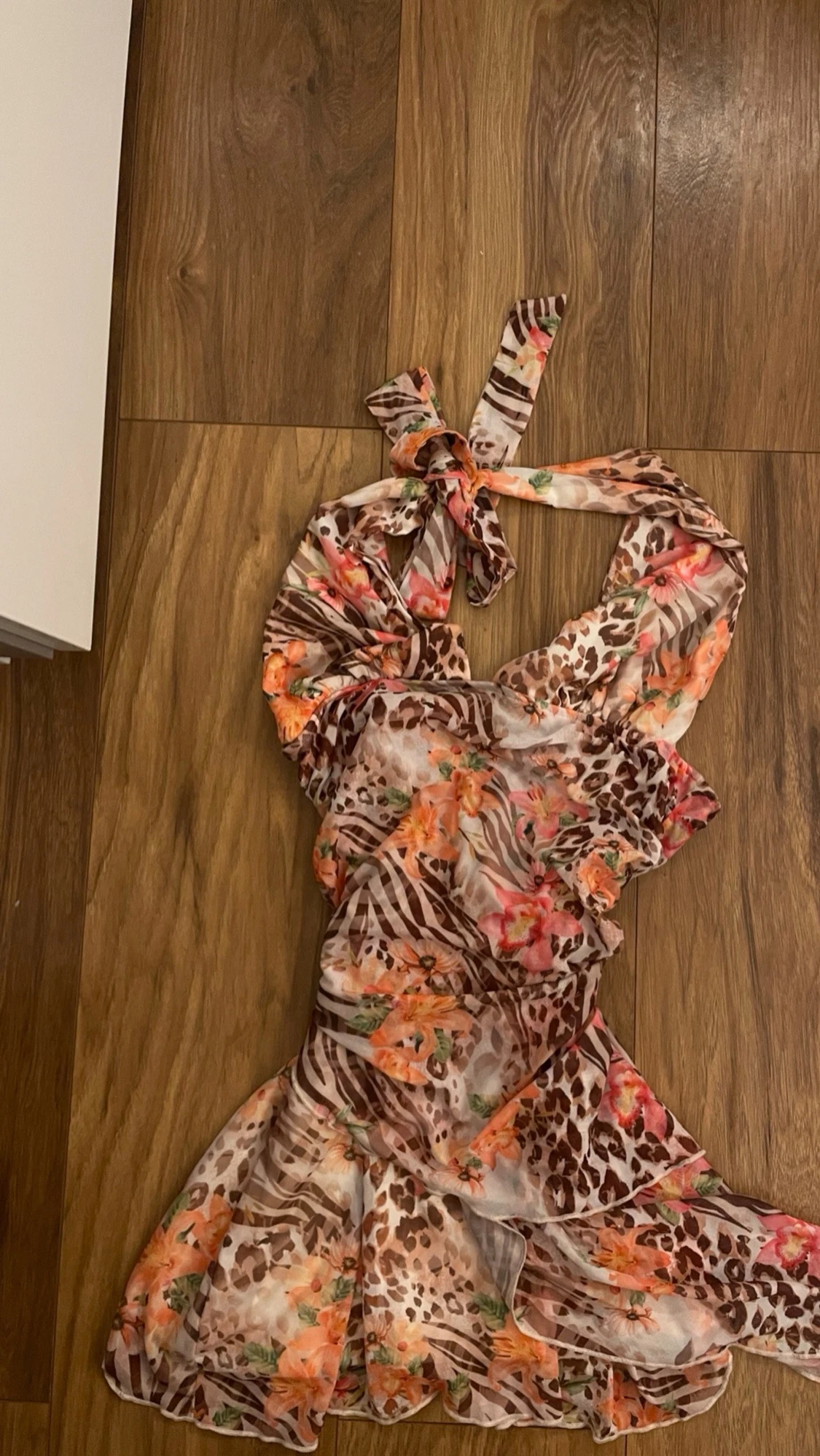 Leopardmönstrad kortklänning med blommor - 1