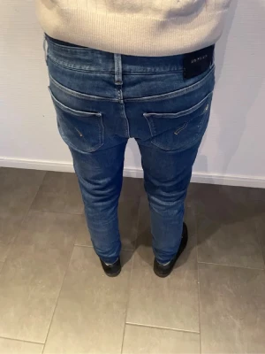 Dondup Luxury Denim Limited edition jeans - Dondup luxury Denim limited edition jeans herr| pris:1000| storlek: W34 L34| skick:9/10| hör av dig vid minsta lilla fundering eller fråga|