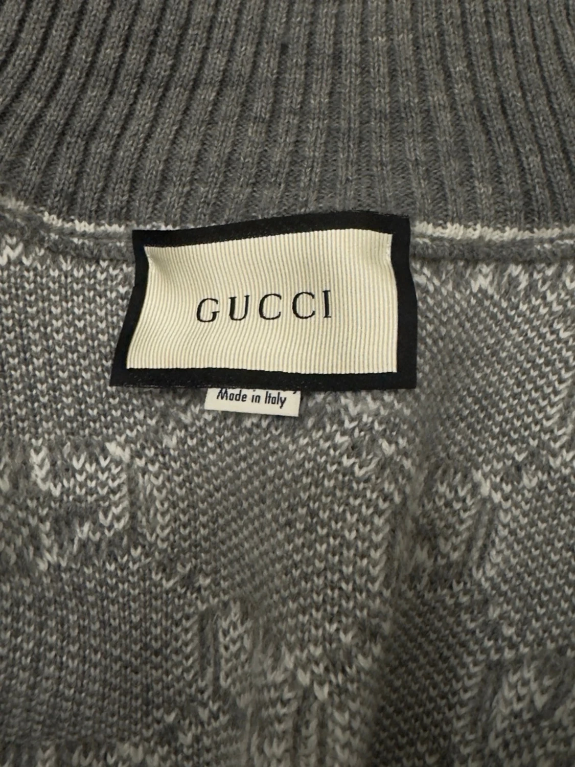 Grå stickad kofta från Gucci - 3