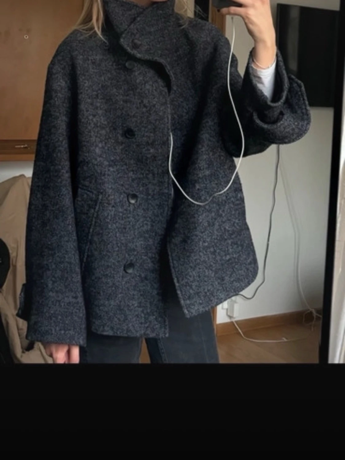 Mörkgrå ullrock med hög krage - 1