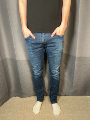 Replay jeans - Tja!| Säljer detta paret feta jeans från Replay!| Modell:Grover!| Kontakta mig vid minsta fråga!| Pris alltid diskuterbart!| //Nils