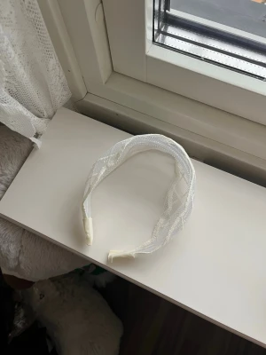 Diadem - Superfint spetsdiadem från cider. Nyskick.🩷