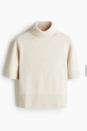 Stickad turtleneck tröja  - jättefin stickad tröja, ny med prislapp 🩷🩷