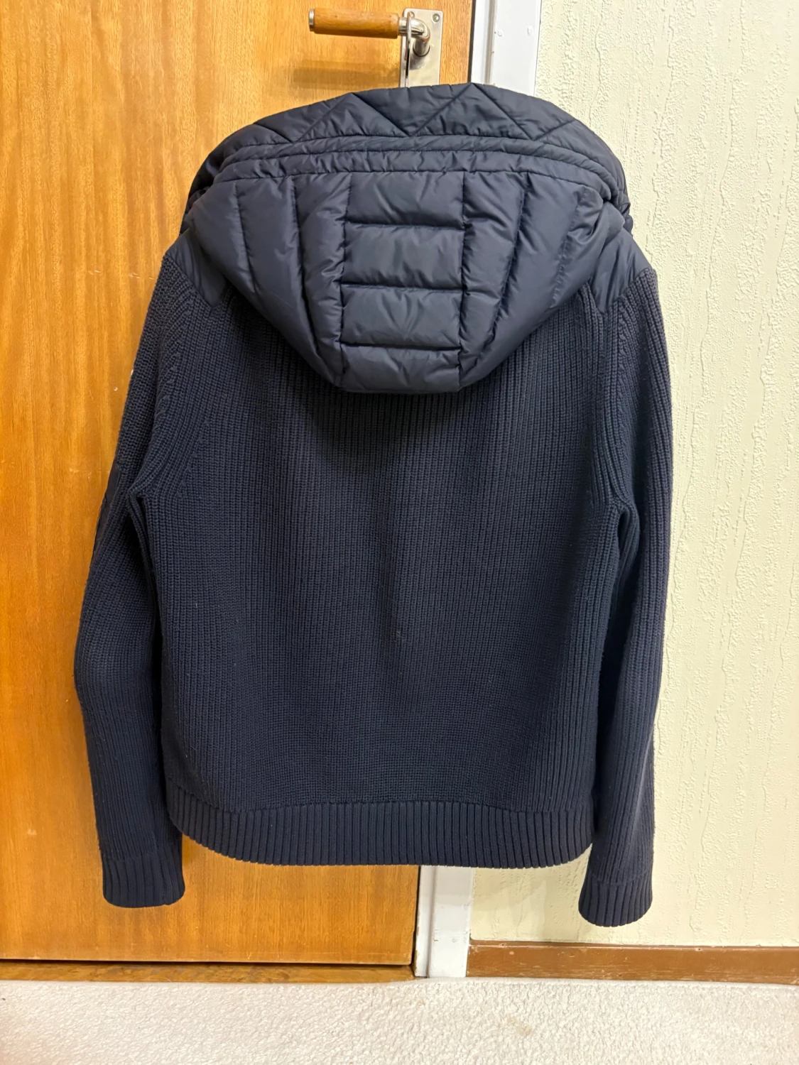 Moncler cardigan jacka storlek M  - 1