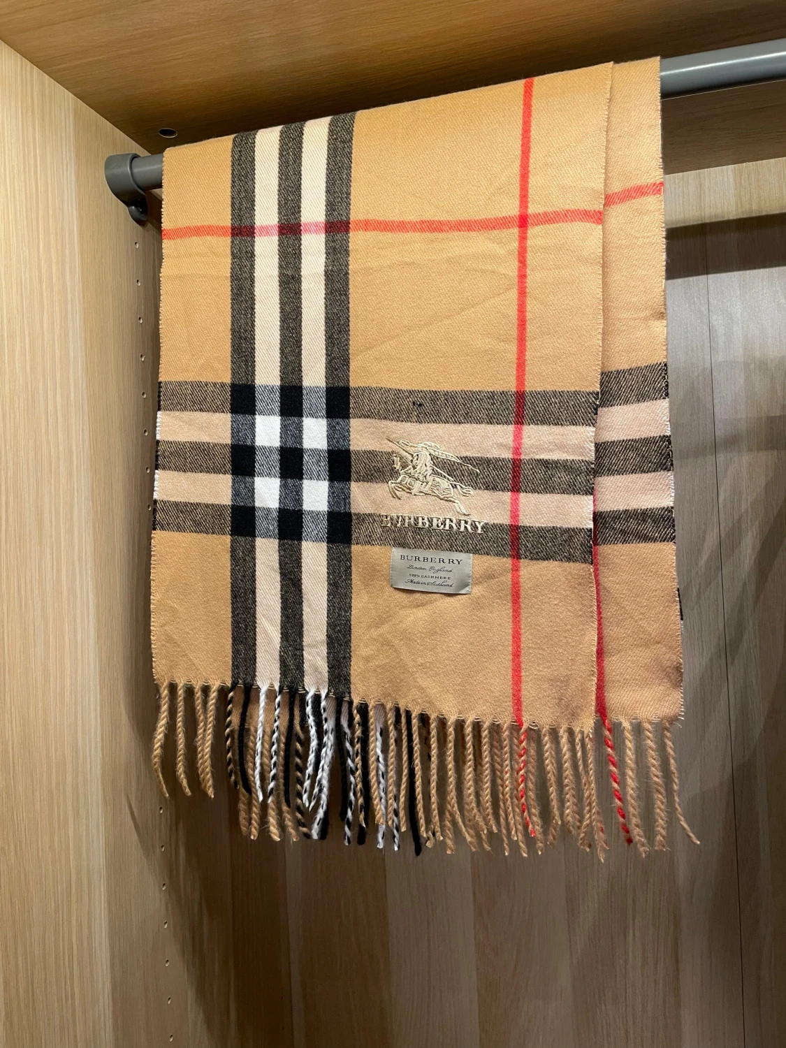 Rutig beige halsduk från Burberry - 3