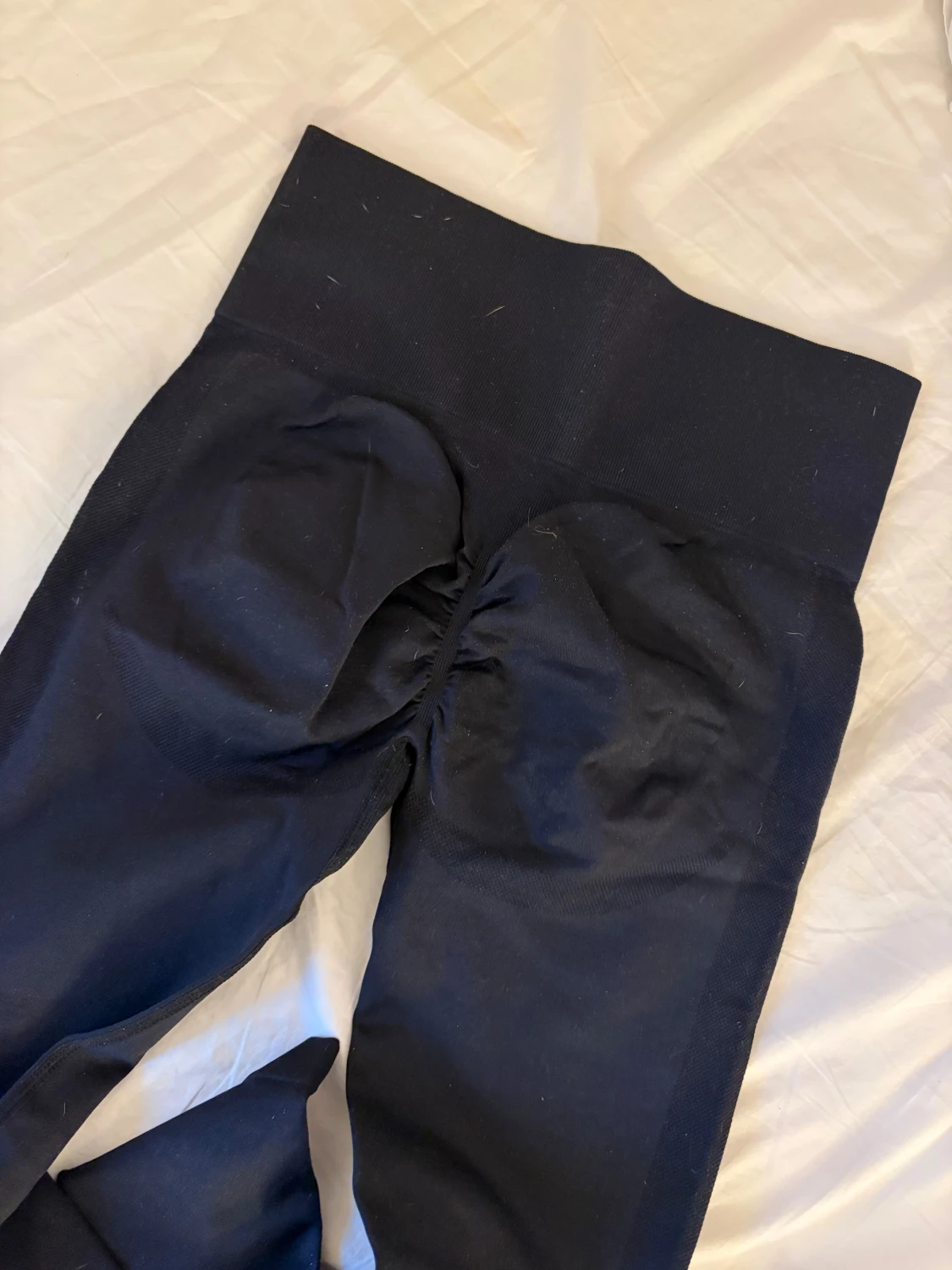 Svarta scrunch leggings med hög midja - 1