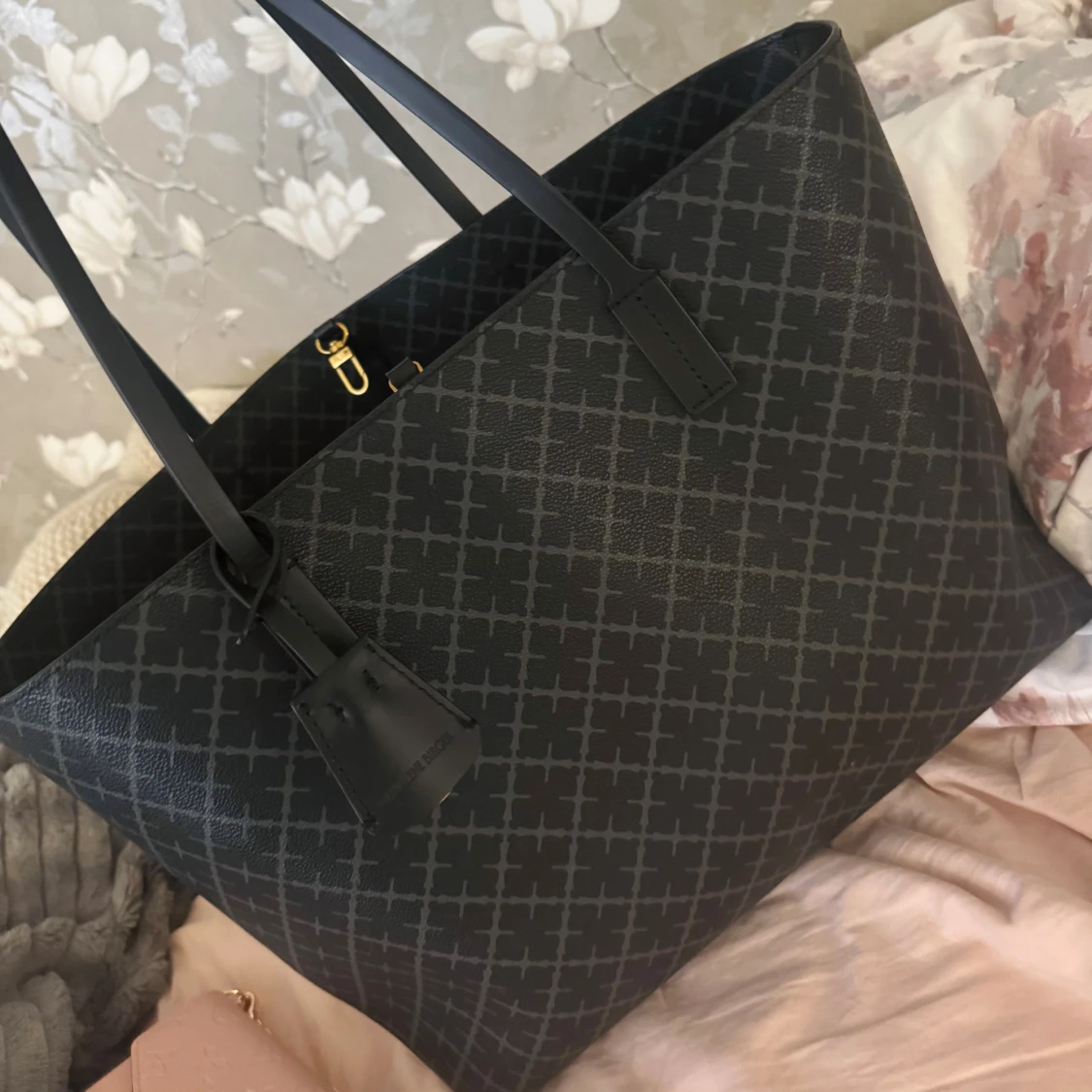 Svart väska från by melene Birger - 1