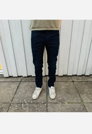 Replay Anbass jeans - Replay jeans - Modell: Anbass - Storlek: W28/L30 - skick: 9,5/10 - Nypris runt 2000kr