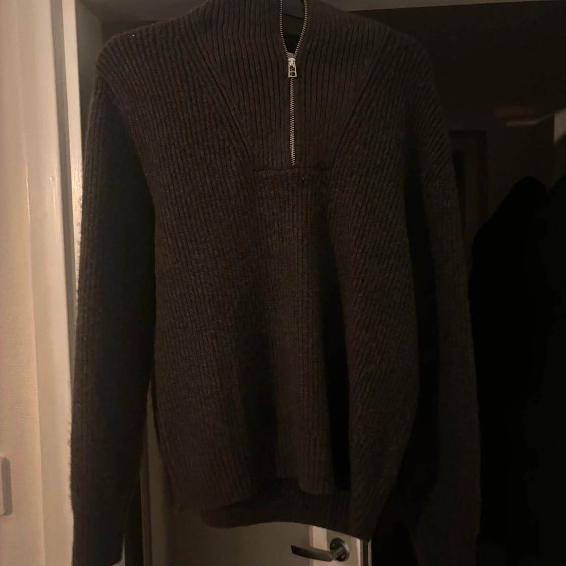Brun stickad half zip tröja H&M