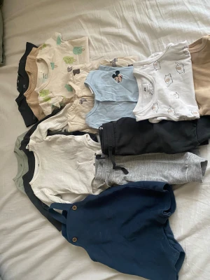 Barnkläder storlek 62 - Storlek 62 jätte fint skick 