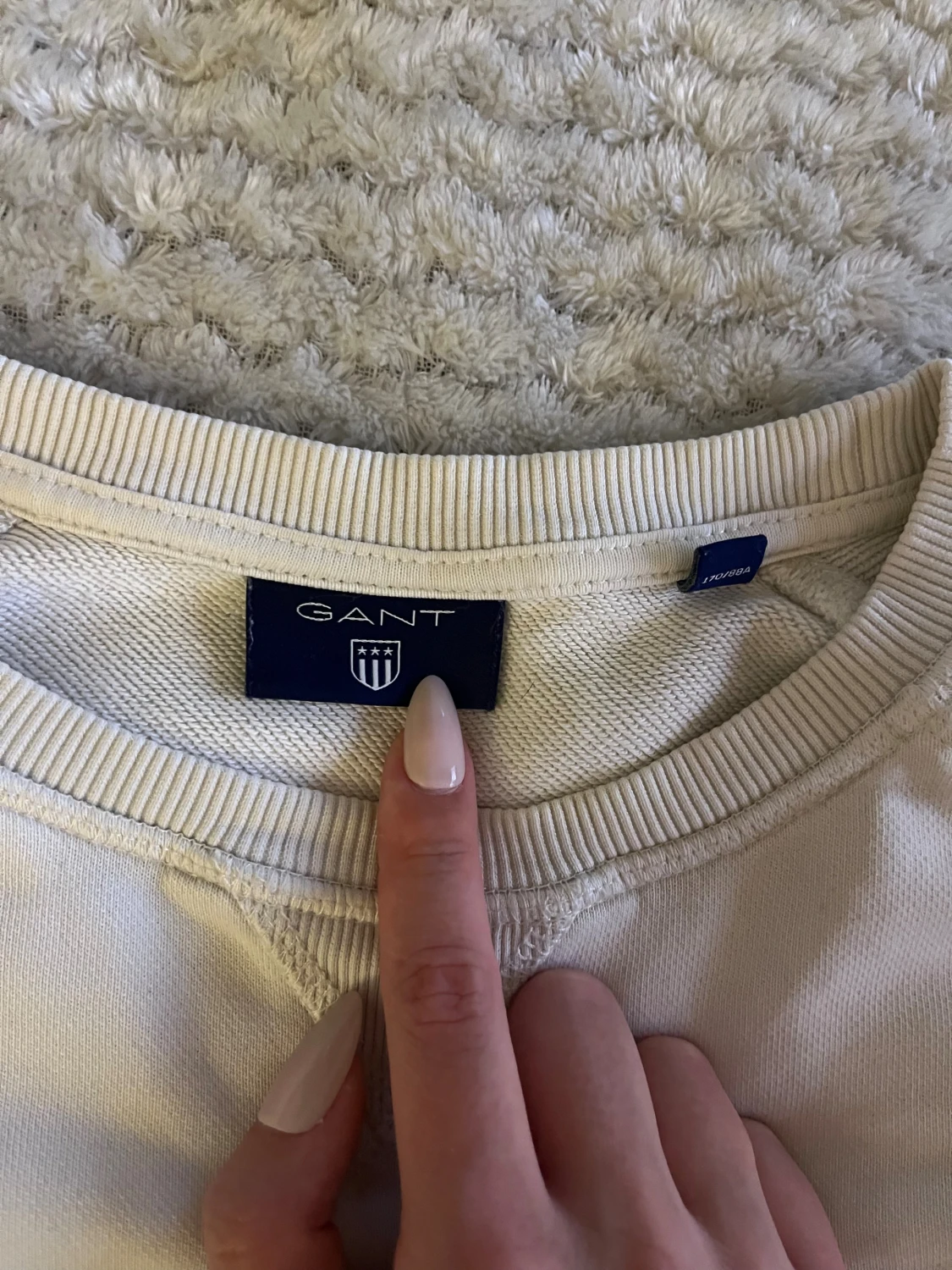 Vit sweatshirt från GANT - 2