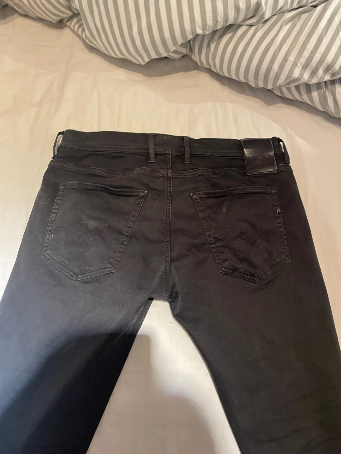 Svarta Replay jeans - 2