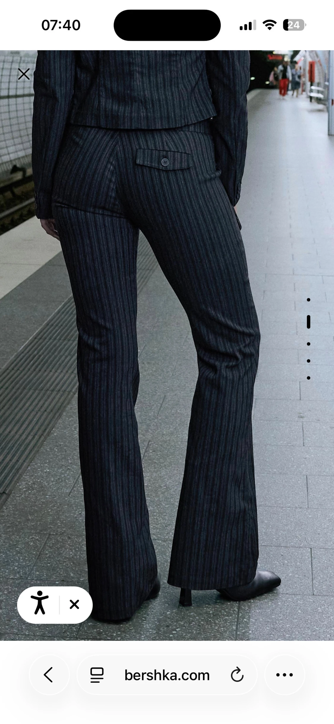 Svarta randiga bootcut kostymbyxor - 1