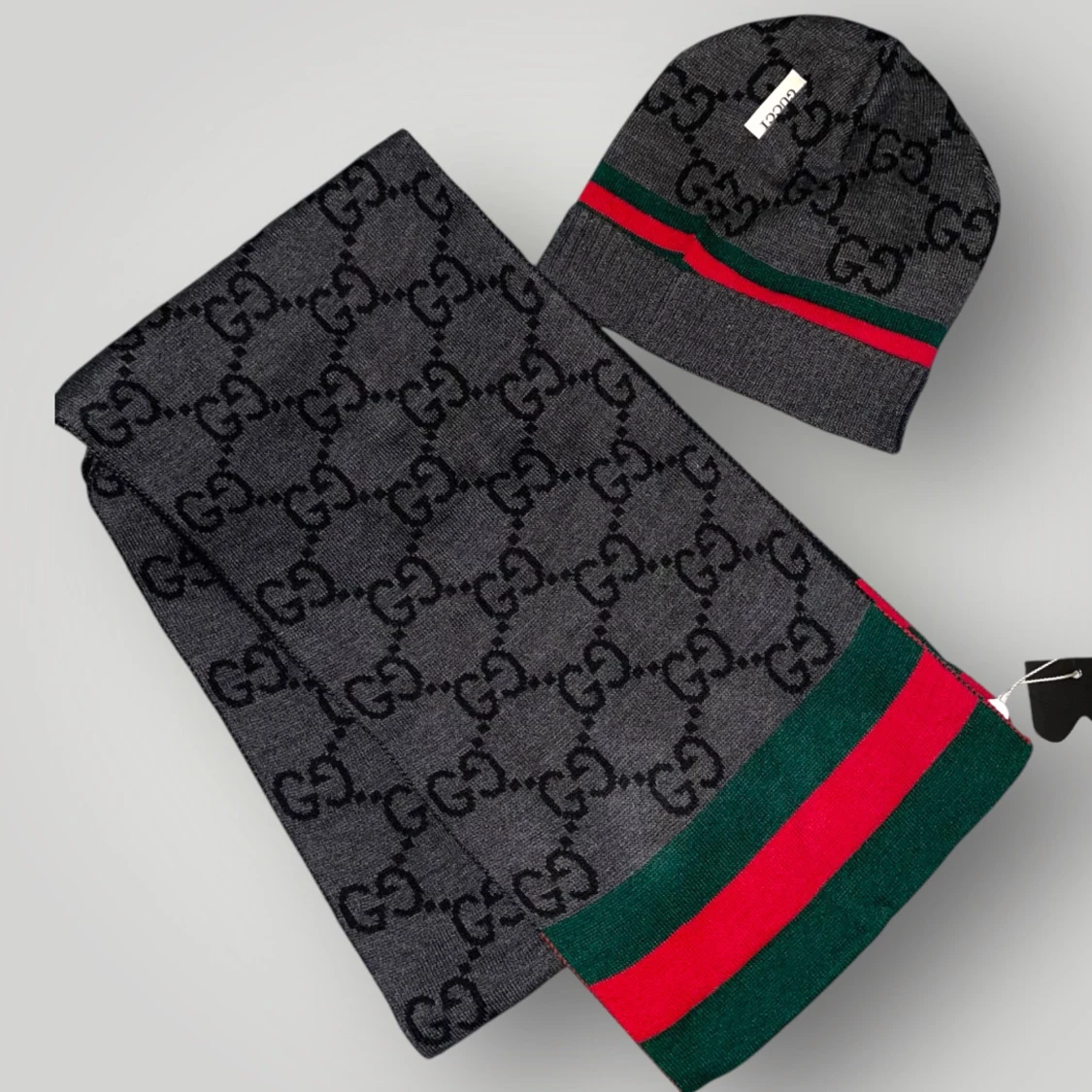 G.u.c.c.i Mössa&halsduk set  - 1