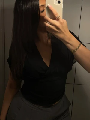 Svart topp - Svart topp från shein, använd en gång. 